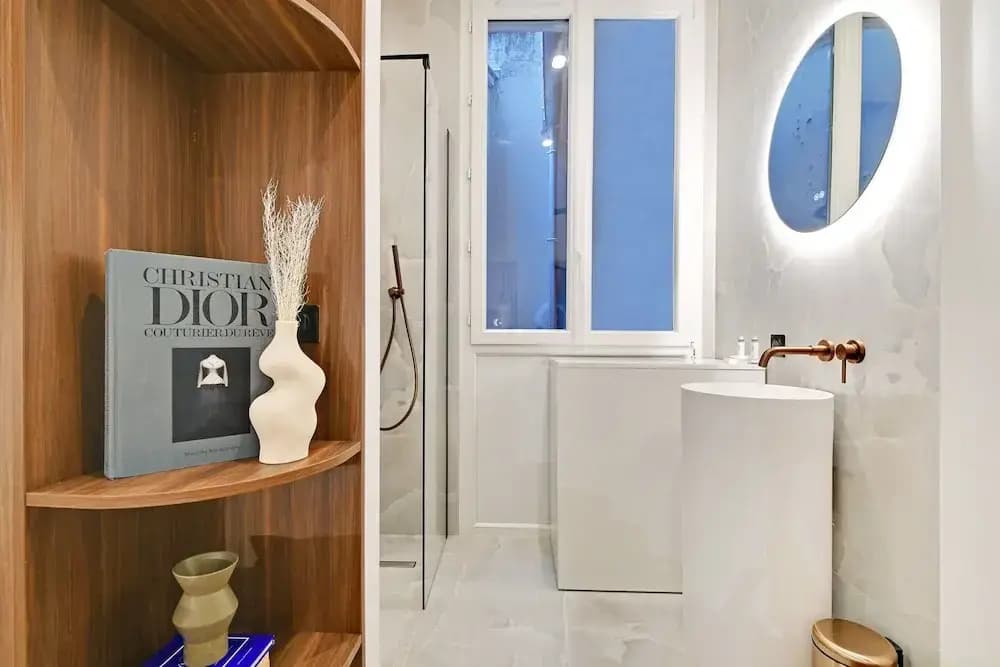 Chic and Spacious Apartment in the Heart of Paris - photo 6