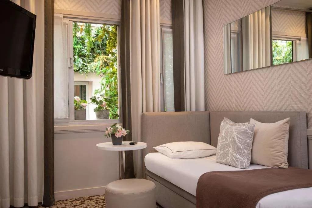 Hotel Longchamp Elysees - photo 35