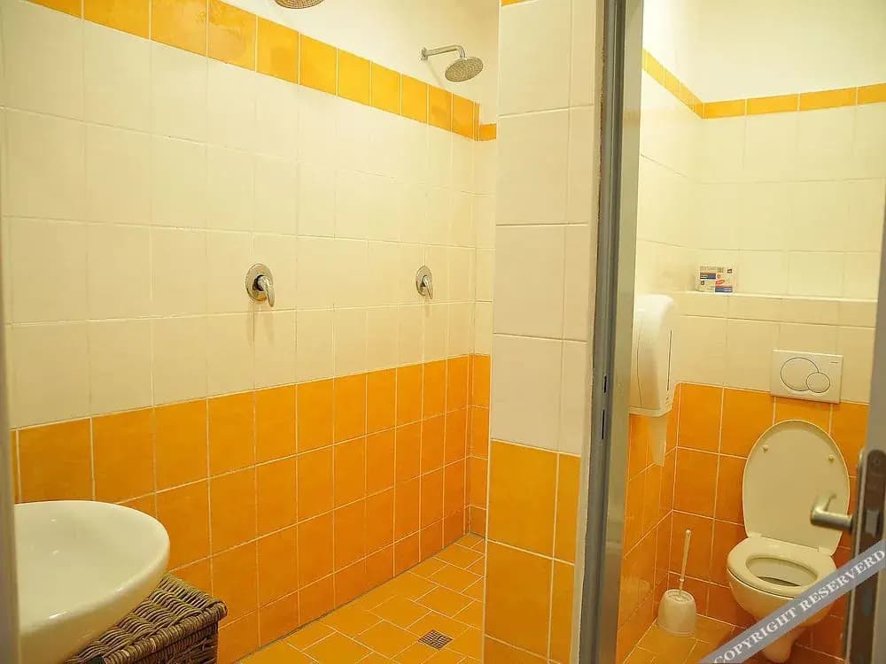 Hostel - With Private Entrance - photo 10