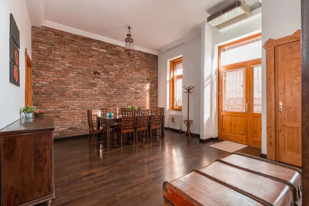 Supercentral Spacious Apartment - photo 11