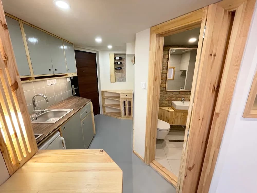 Lavender Circus Hostel And Apartments - photo 6