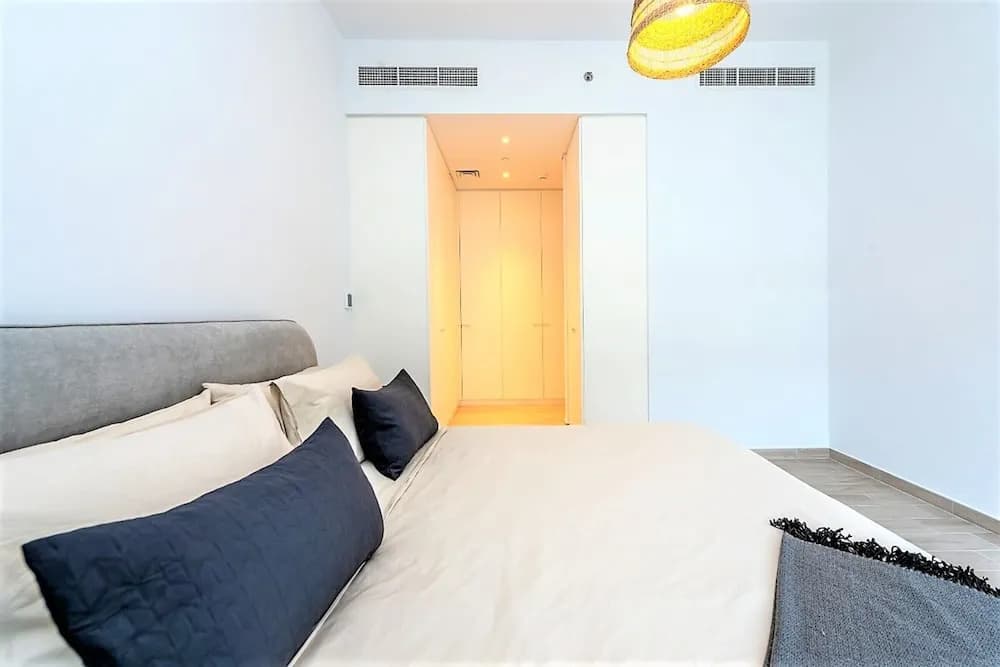 Belgravia Stunning 1 bedroom Balcony Dubai - photo 4