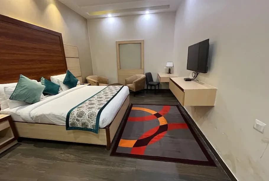 Green Palms Hotel Pacific Mall - photo 32