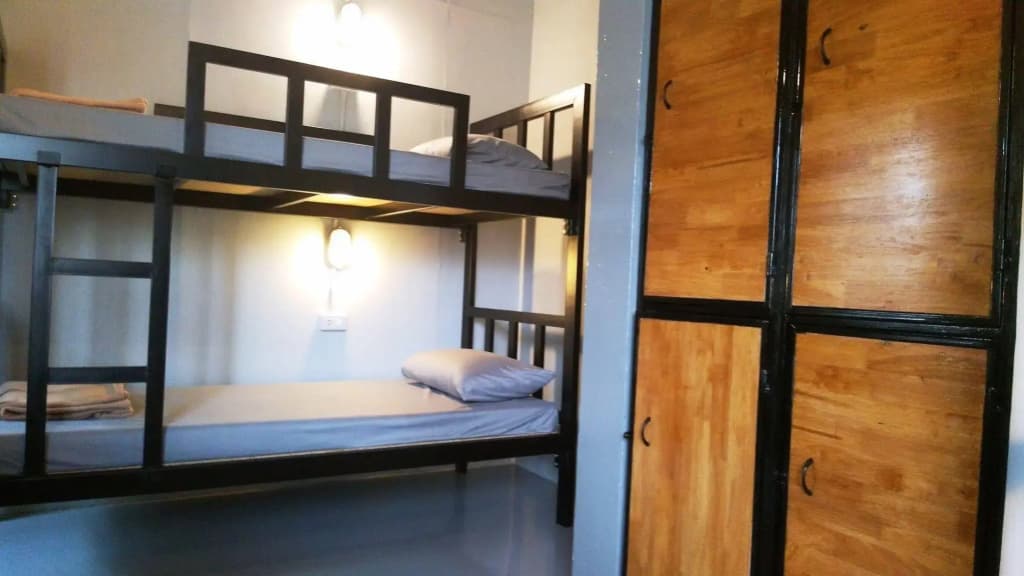 Baan hostel - photo 2