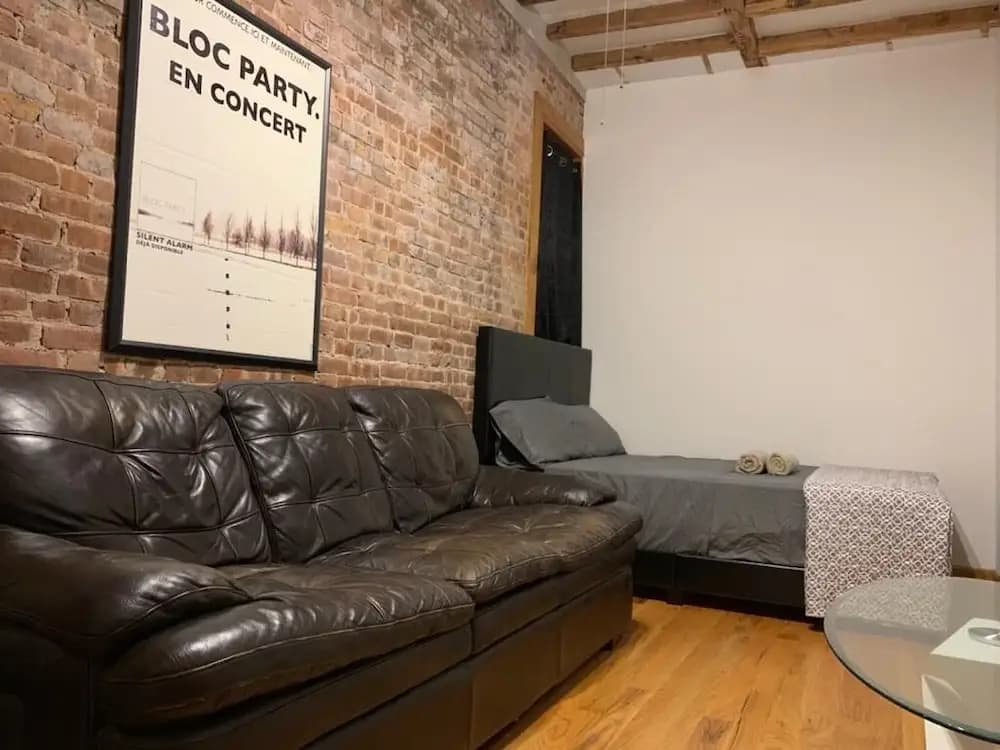 Manhattan Private Bedroom Hostel - photo 8