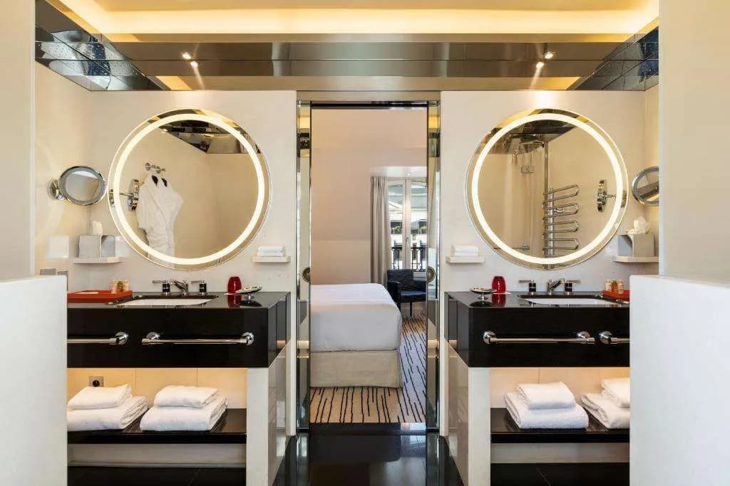 Hôtel Montaigne - photo 25
