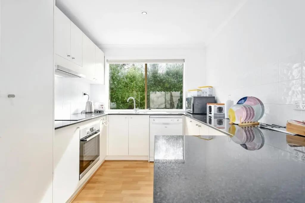 Lovely 3 bedroom unit - photo 11