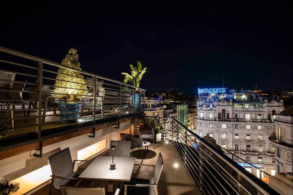 U-Visionary Roma Hotel - photo 6