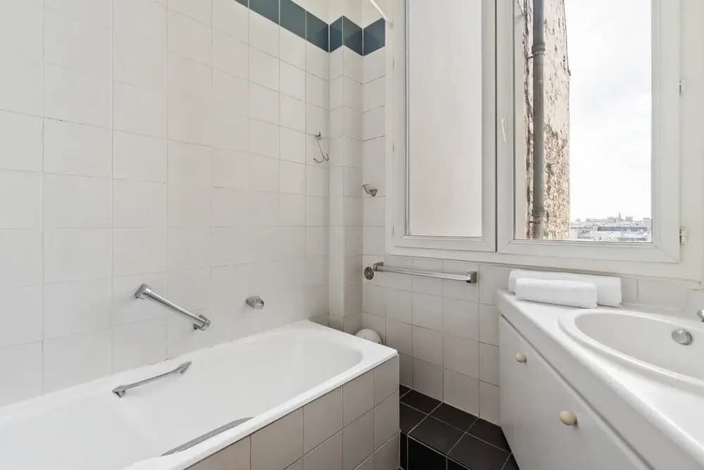Stylish Vintage 3BR Apartment in Le Marais by GuestReady - photo 7