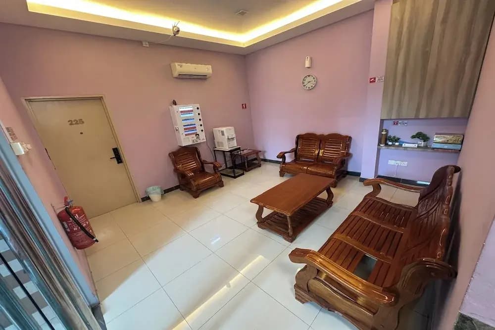 ABC Hostel at Alpha Bukit Serdang Seri Kembangan - photo 14