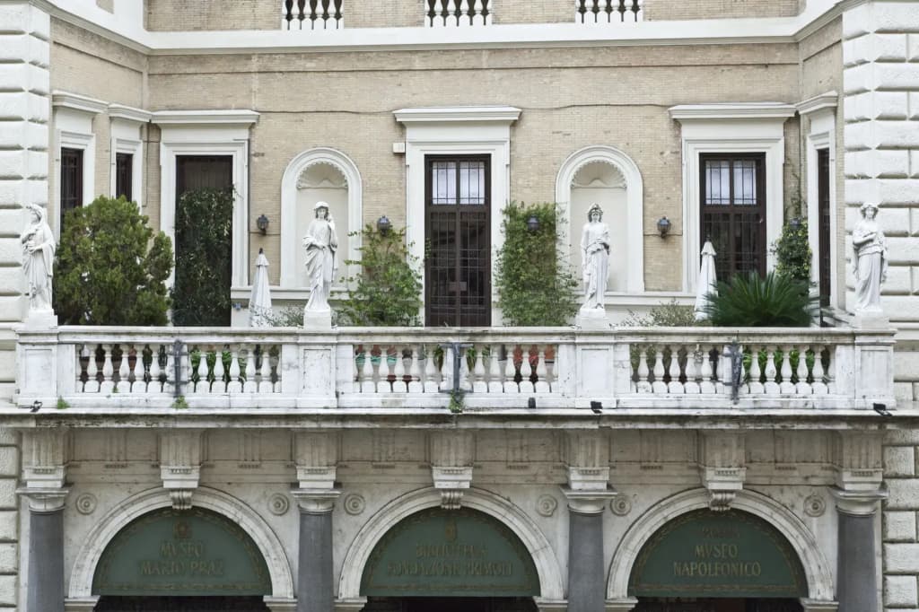 Vanity Hotel - main photo