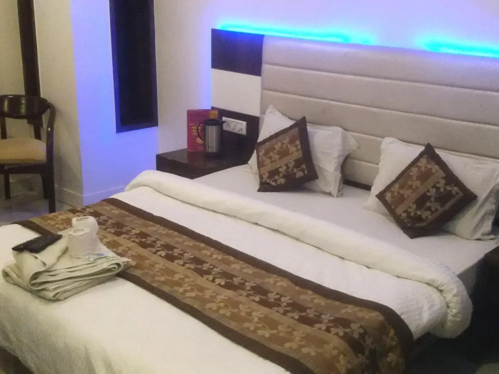 Hotel Saffron Inn - photo 3