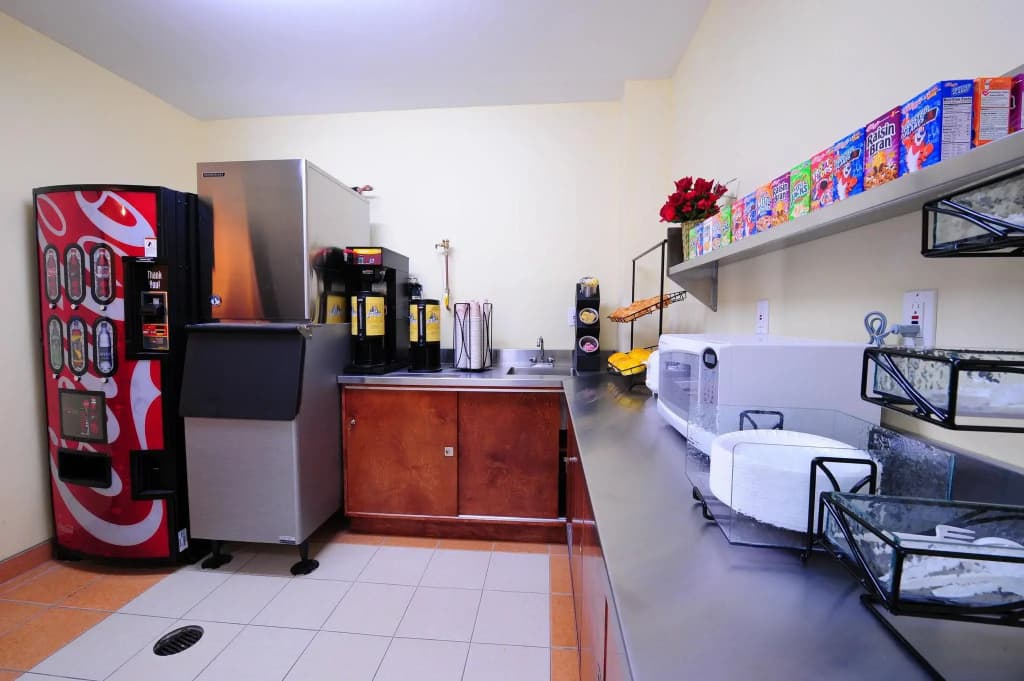 Hotel Mimosa - photo 20