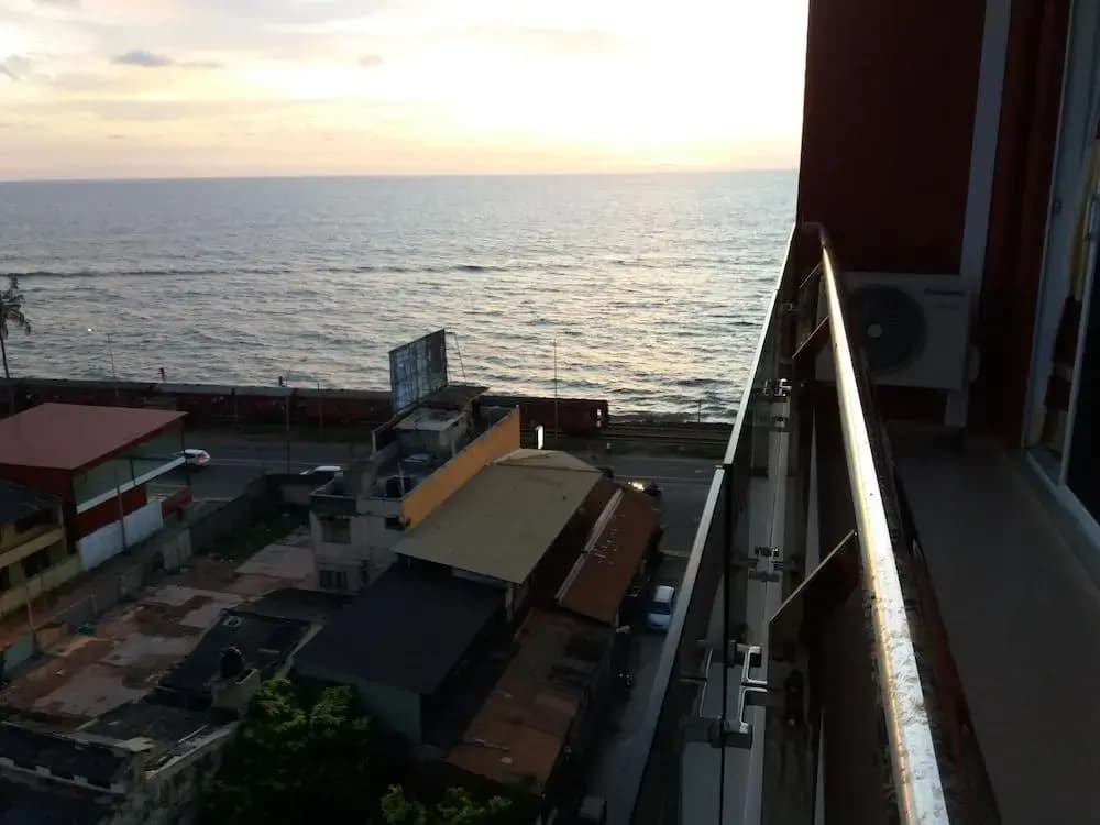 Colombo Sea View Apartment - photo 13