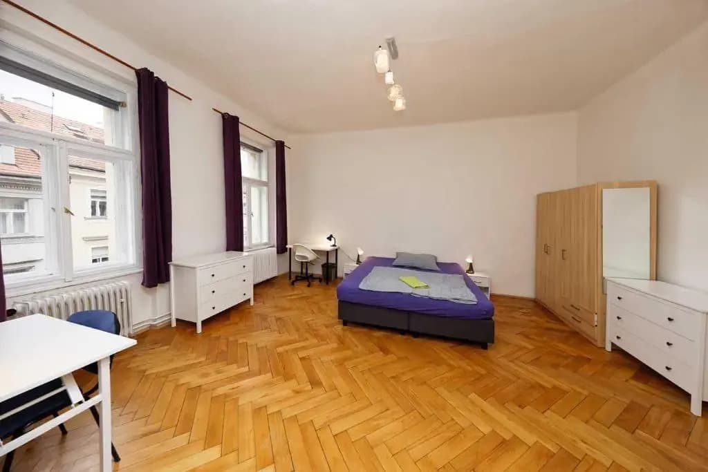Peter's Tower Apartments - photo 3