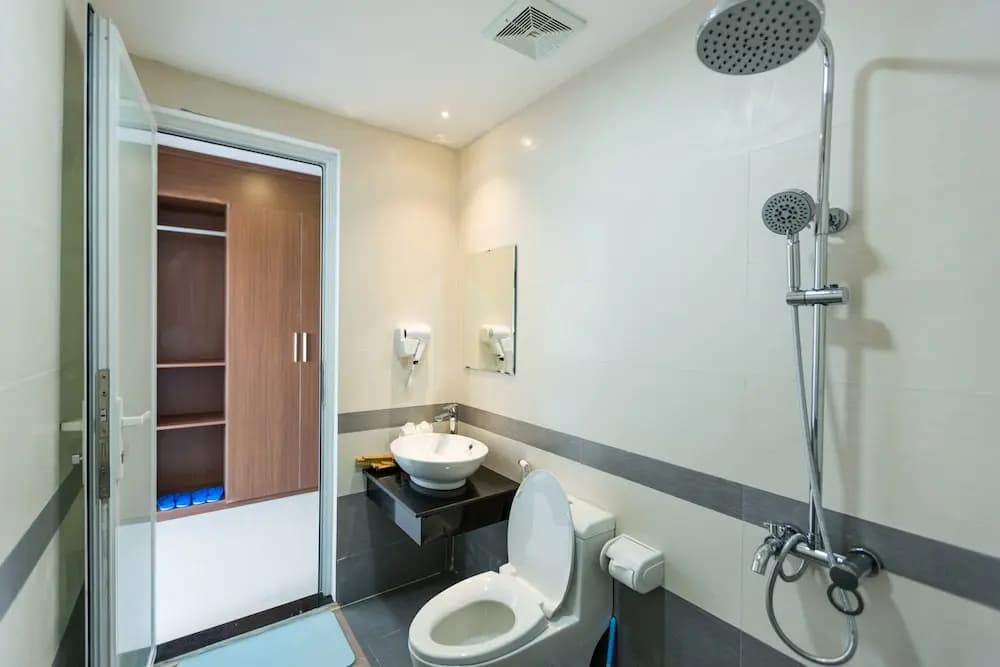 Vivian Hotel - photo 8