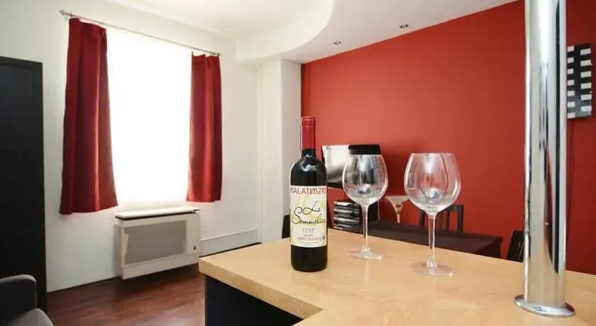 Romantic and Quiet Apartment - photo 6
