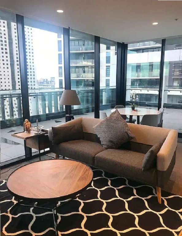 Southbank Platinum Tower Apartment - photo 12