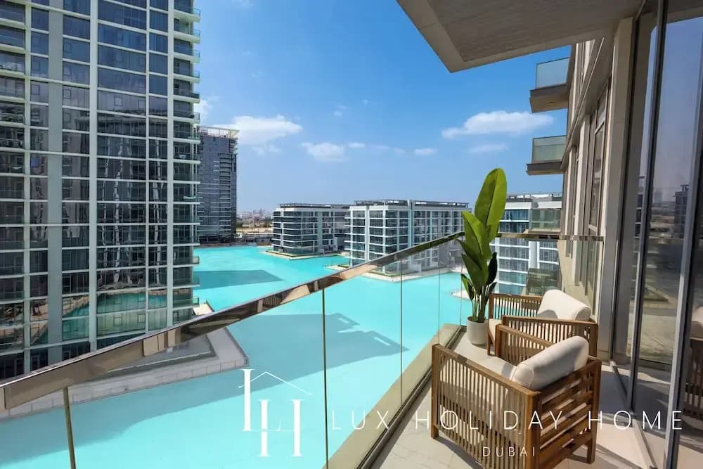 LUX | 2BR Lagoon View – District One, 10–15 min Burj Khalifa - photo 8