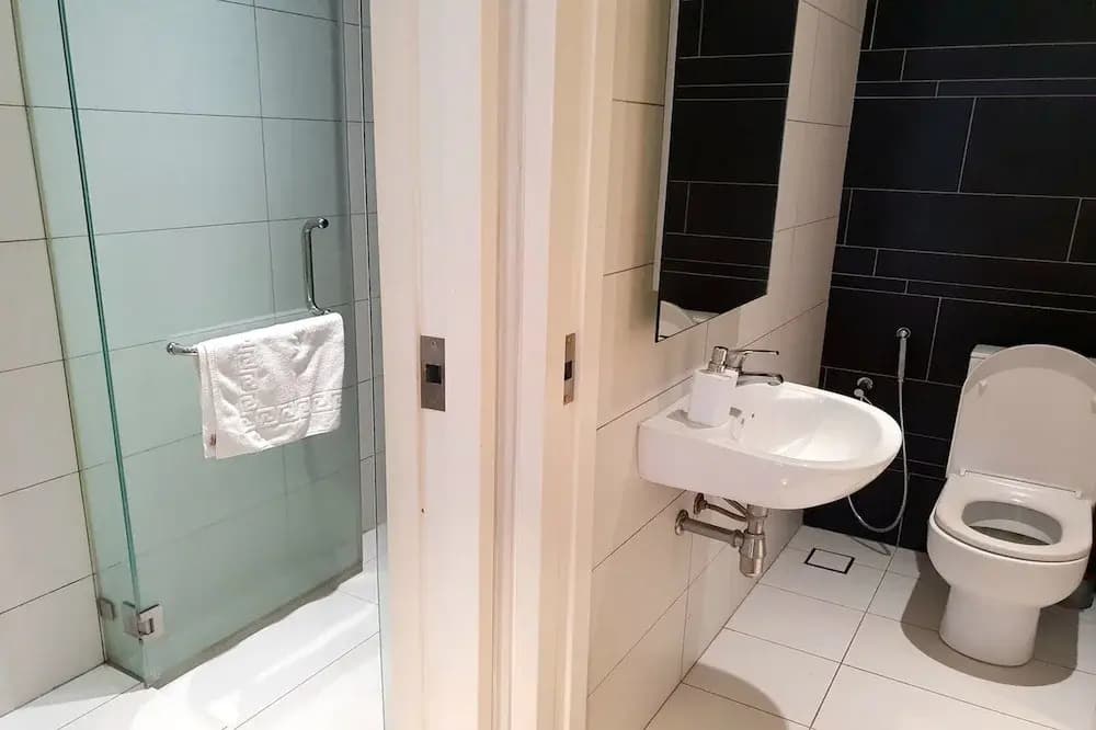 Anggun Residences Guesthouse - photo 10