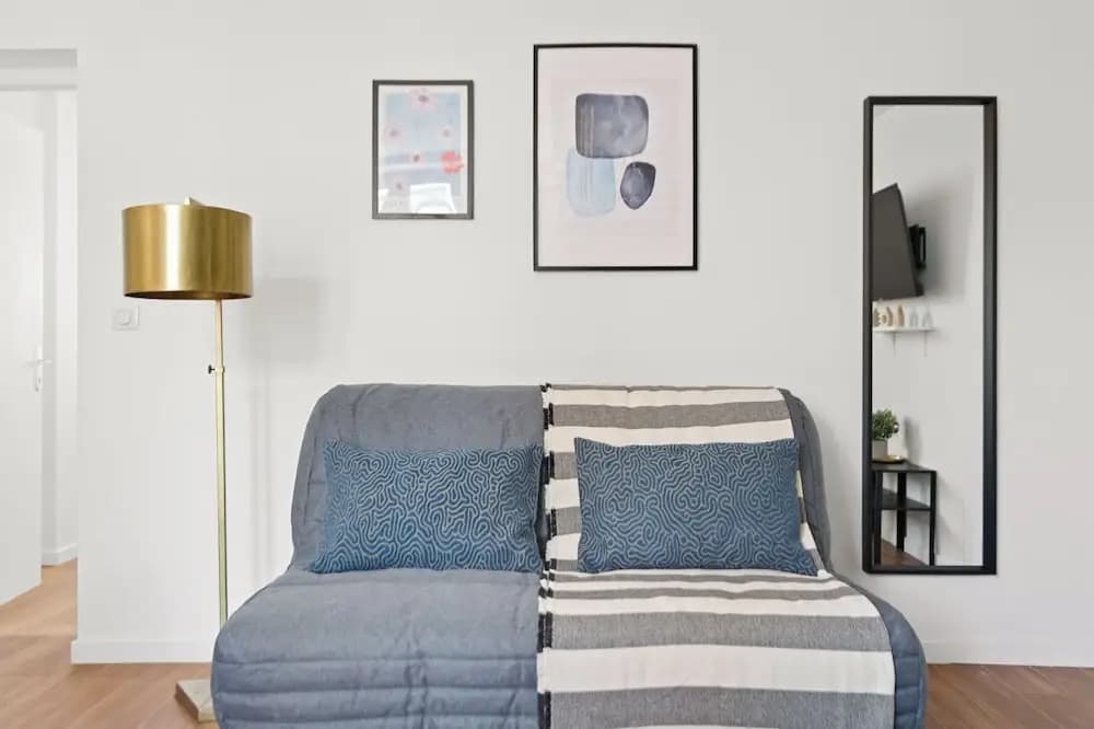 Charming 2BR Retreat by République - photo 1