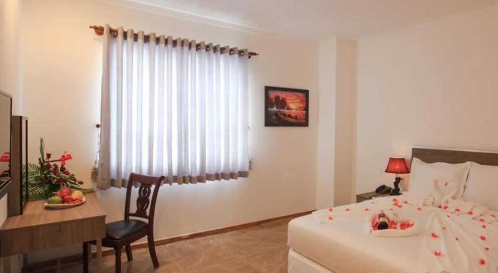 Den Long Do Hotel & Restaurant - photo 3