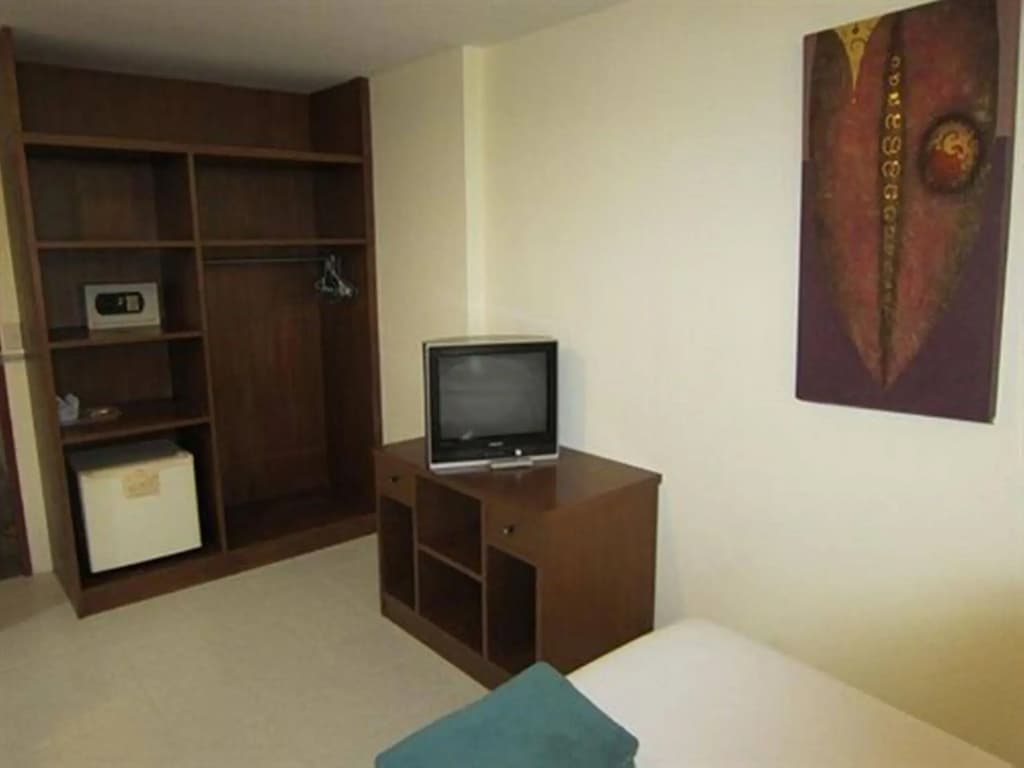 18 Coins Budget Hotel - photo 3