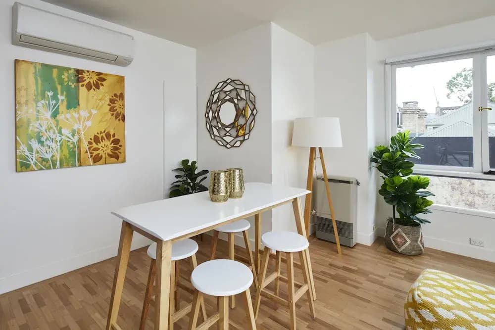 Spacious Carlton 1 bedroom Apt With Secure Parking - photo 4