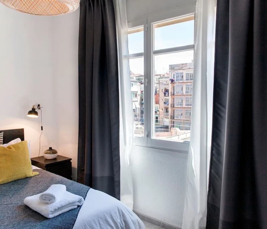 Prime Eixample Hideaway 6 Guests With Balcony by Myrentalhost - photo 5