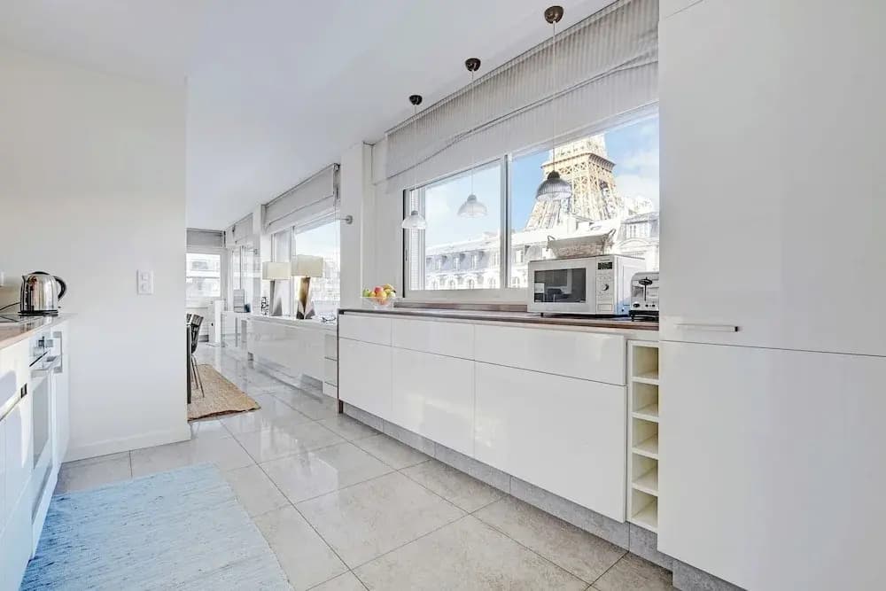 Exceptional 3bdr/6p apt - View of the Eiffel Tower - photo 13