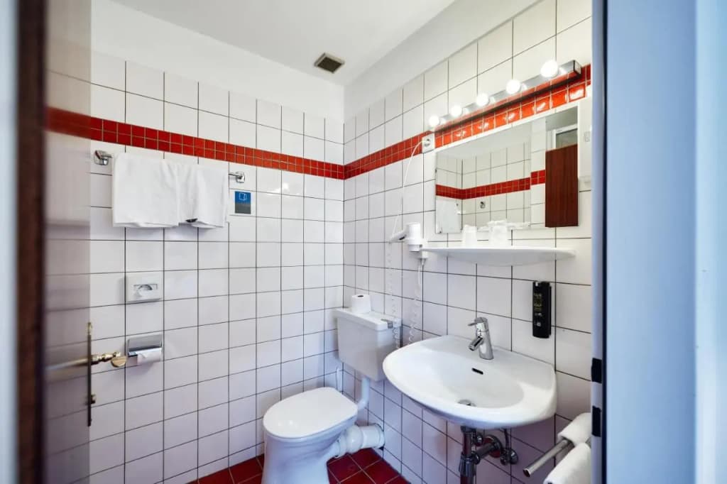 Hotel Kunsthof - photo 32