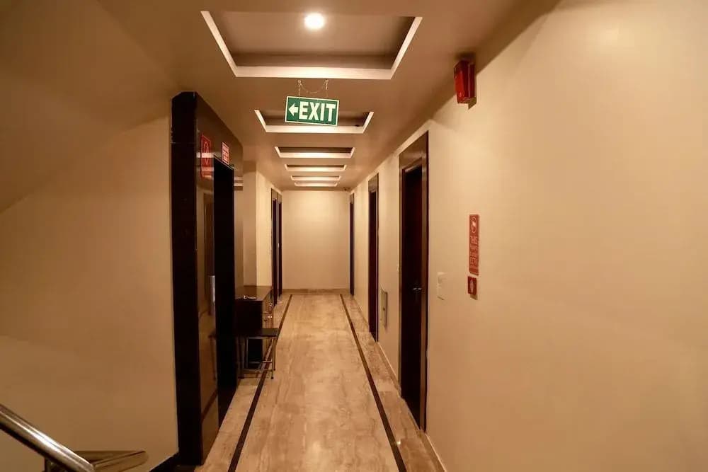 Hotel Geetasaar - photo 13