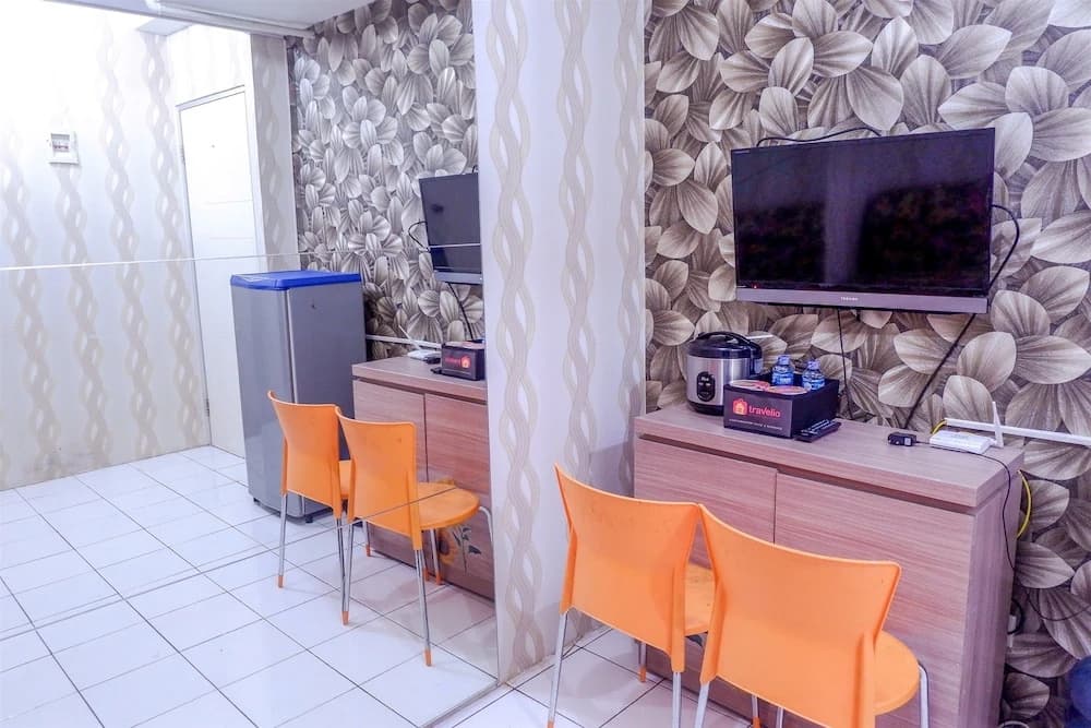 Warm Cozy Menteng Square Apartment - photo 17