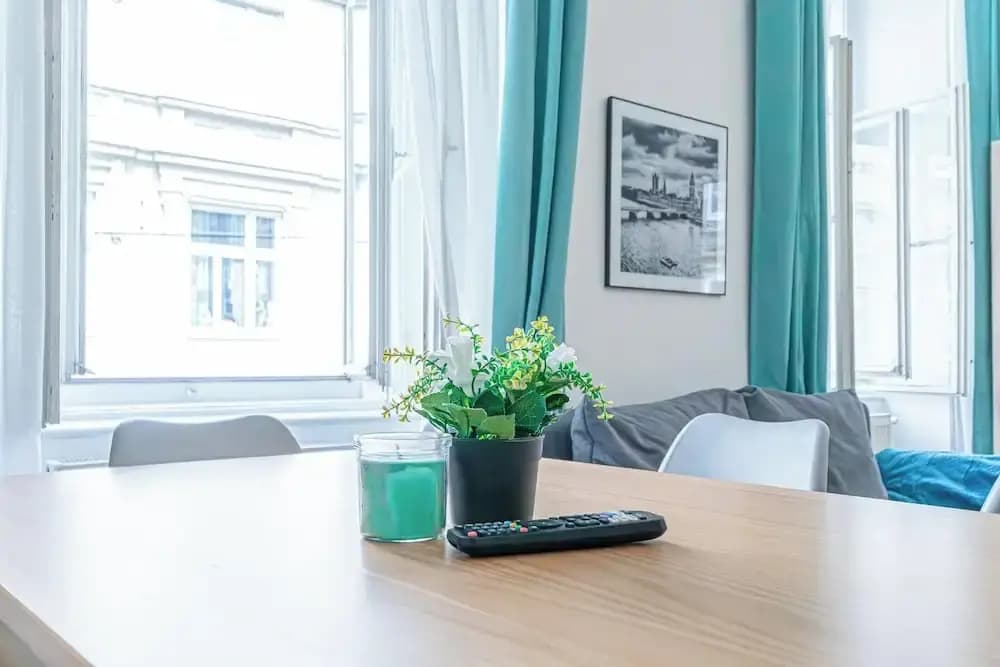 Elegant Spacious 2BR City Center Stay - photo 10