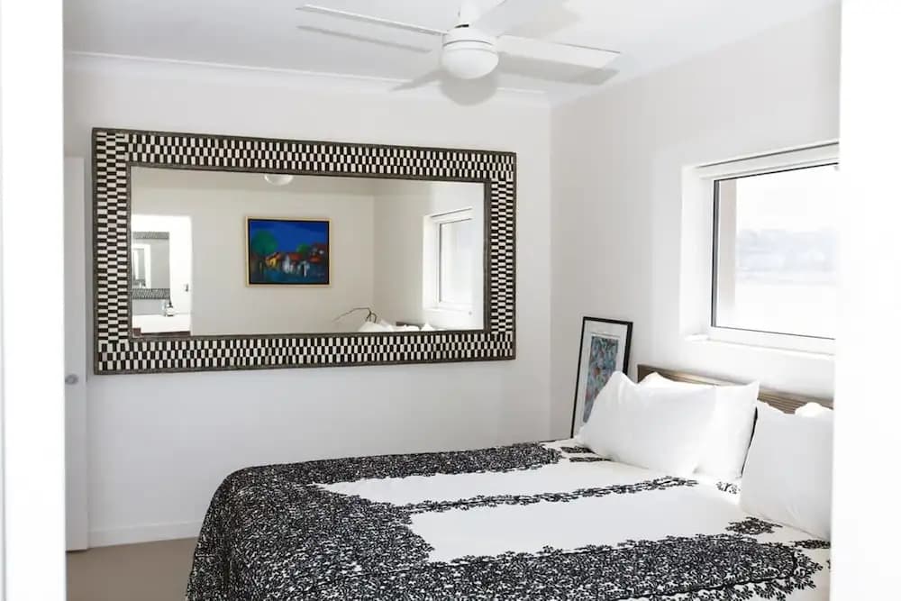 Ocean View Luxury 3 Bedroom Home With Balcony - photo 2