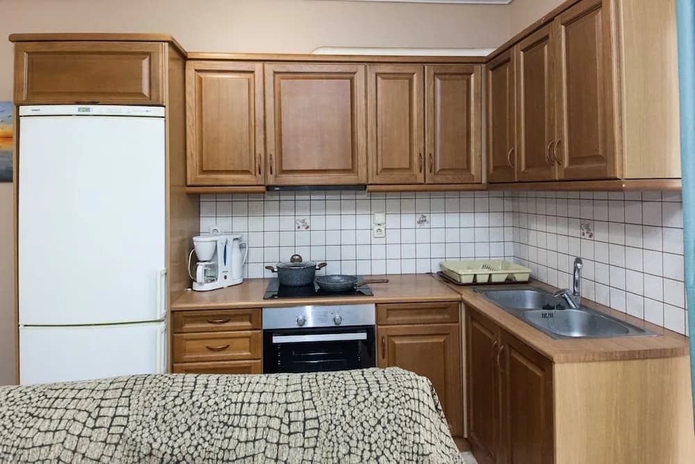 Vironas Delight 1Bd Apt w Lovely Balcony - photo 11