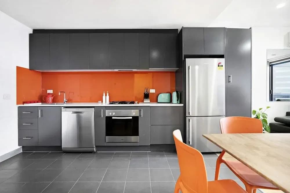 ZEE, 2BDR Southbank Apartment - photo 11