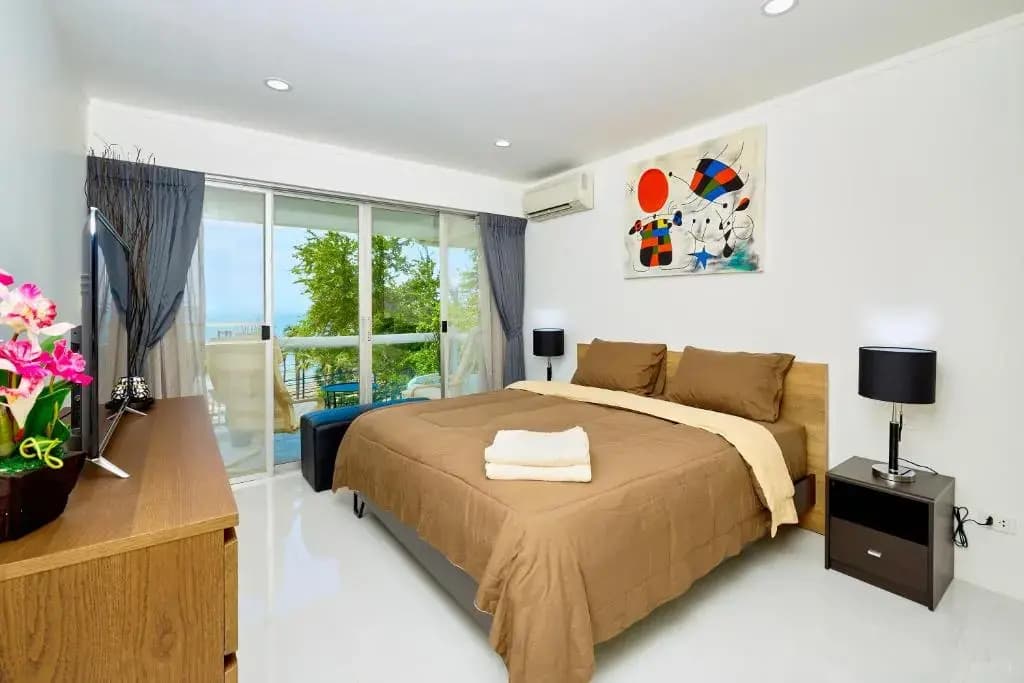 LUXURIOUS APARTMENT at VILLA NAVIN, 30's JOMTIEN BEACH - photo 2