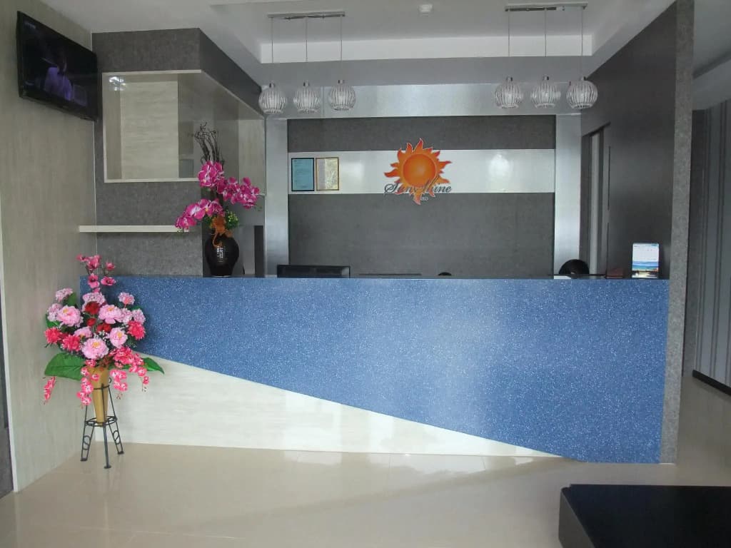 Sunshine Inn - photo 2