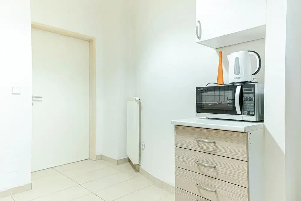 Simple 2 Bedroom Apartment with WiFi - photo 13