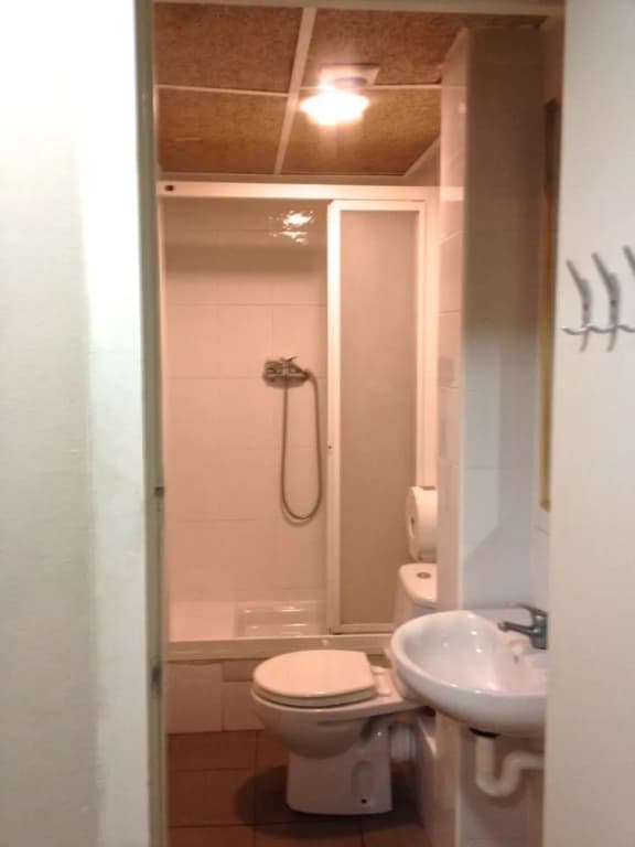 Ramblas Budget Apartments - photo 9