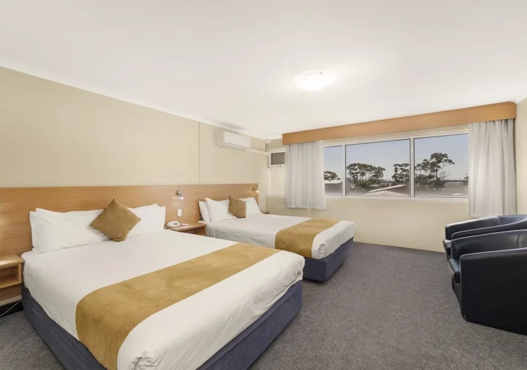 Ciloms Airport Lodge - photo 4