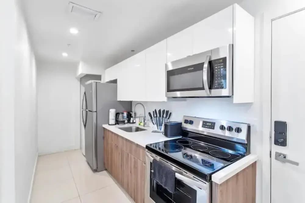 Miami Suite 306 - photo 13