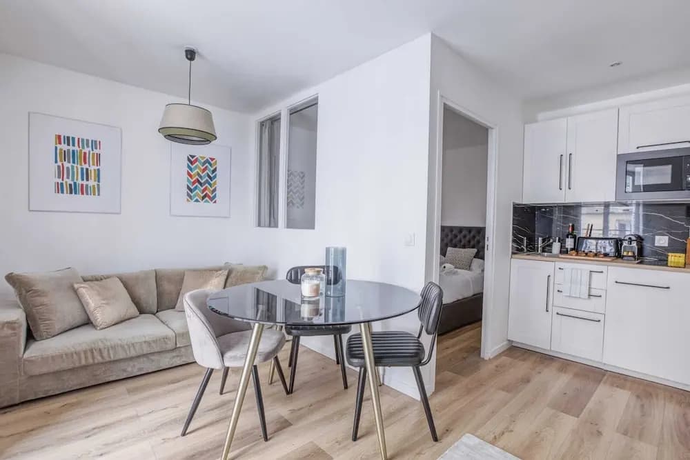Stunning 3BR Home in the Heart of 10th Arr. Paris! - photo 12