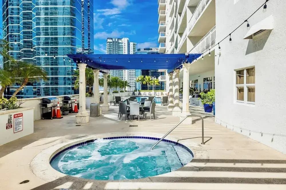Miami Brickell unit Balcony Pool 1 pkg - photo 16