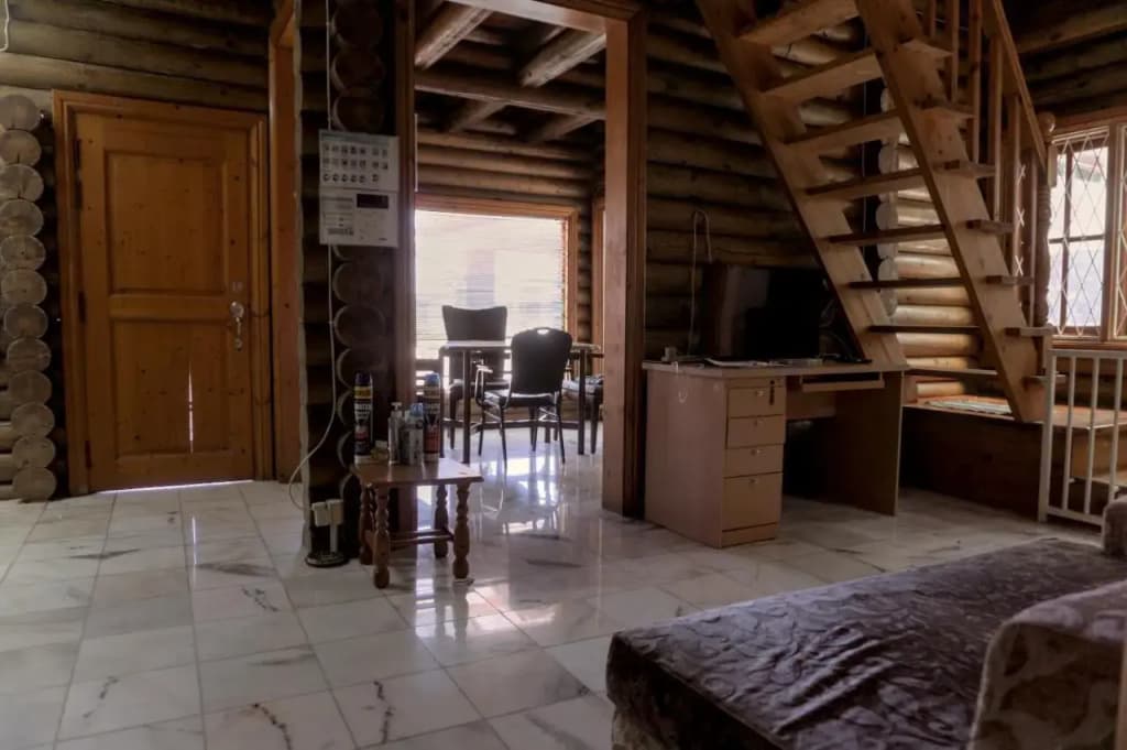 Log Cabin House - photo 3