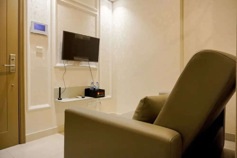 Modern Look And Warm 1Br At Gold Coast Apartment - photo 14