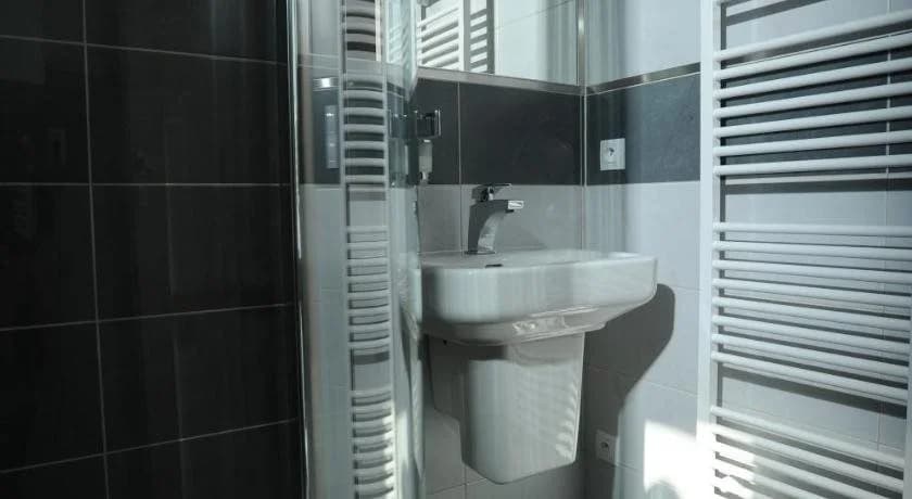 Black Bridge Hotel Apartment - photo 7