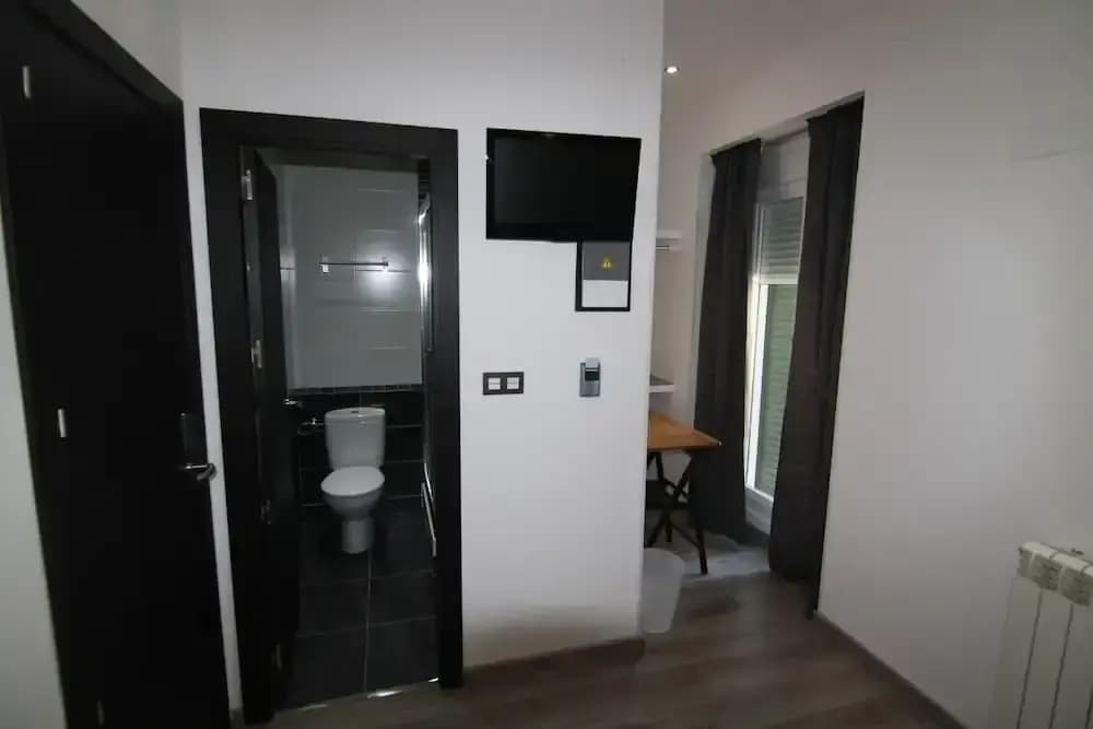 Hostal MH Fuencarral - photo 12