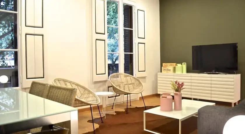 KM Rocafort Apartment - photo 5